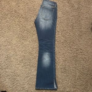 Kancan, sz 30, 33” inseam, 9 1/2” leg opening, bootcut, mid-rise, slit hem jean.